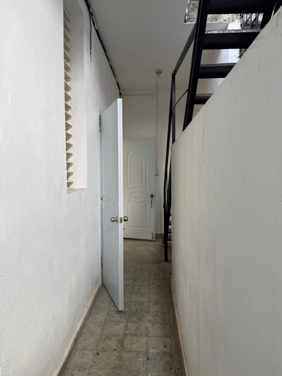 Apartamento 3er. Nivel en Zona Colonial de tres habitaciones Foto 7325098-10.jpg