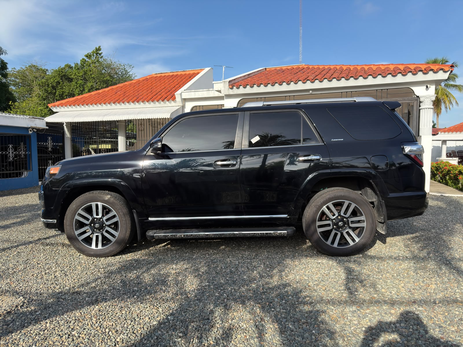 TOYOTA 4RUNNER 2022 LIMITED V6 59MIL MILLAS CLEAN  Foto 7325099-3.jpg