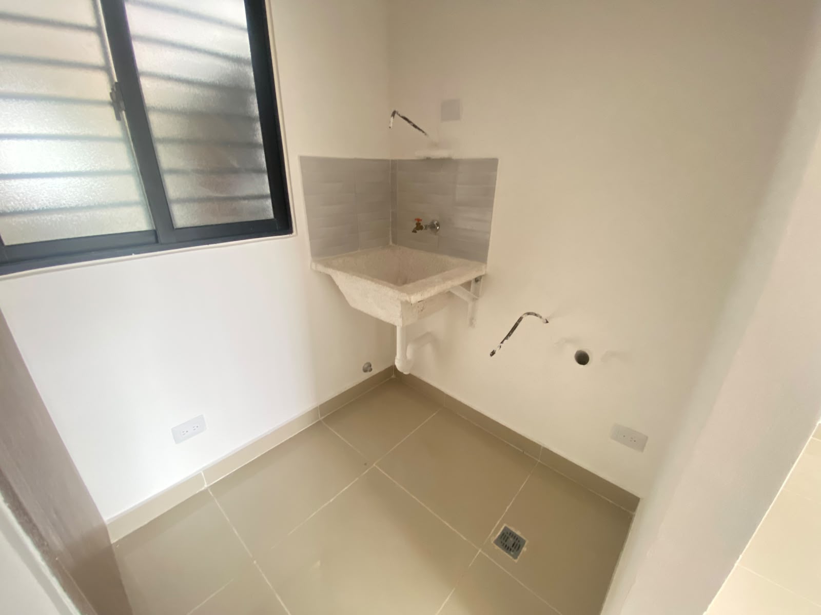 Alquilo apto nuevo Residencial Lp-11 Ciudad Juan Bosch  Primer nivel  Foto 7325116-9.jpg